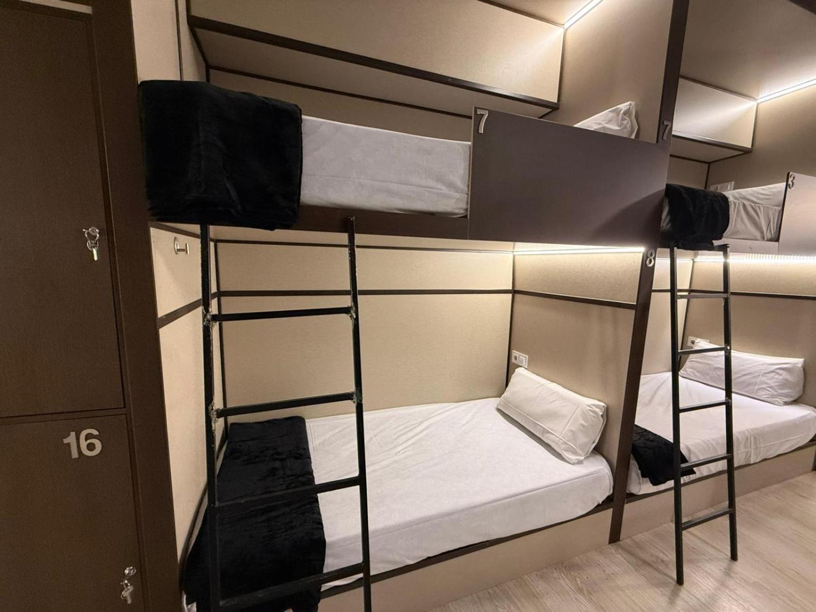 Hostel Tkh-Rooms Mate Madryt Zewnętrze zdjęcie