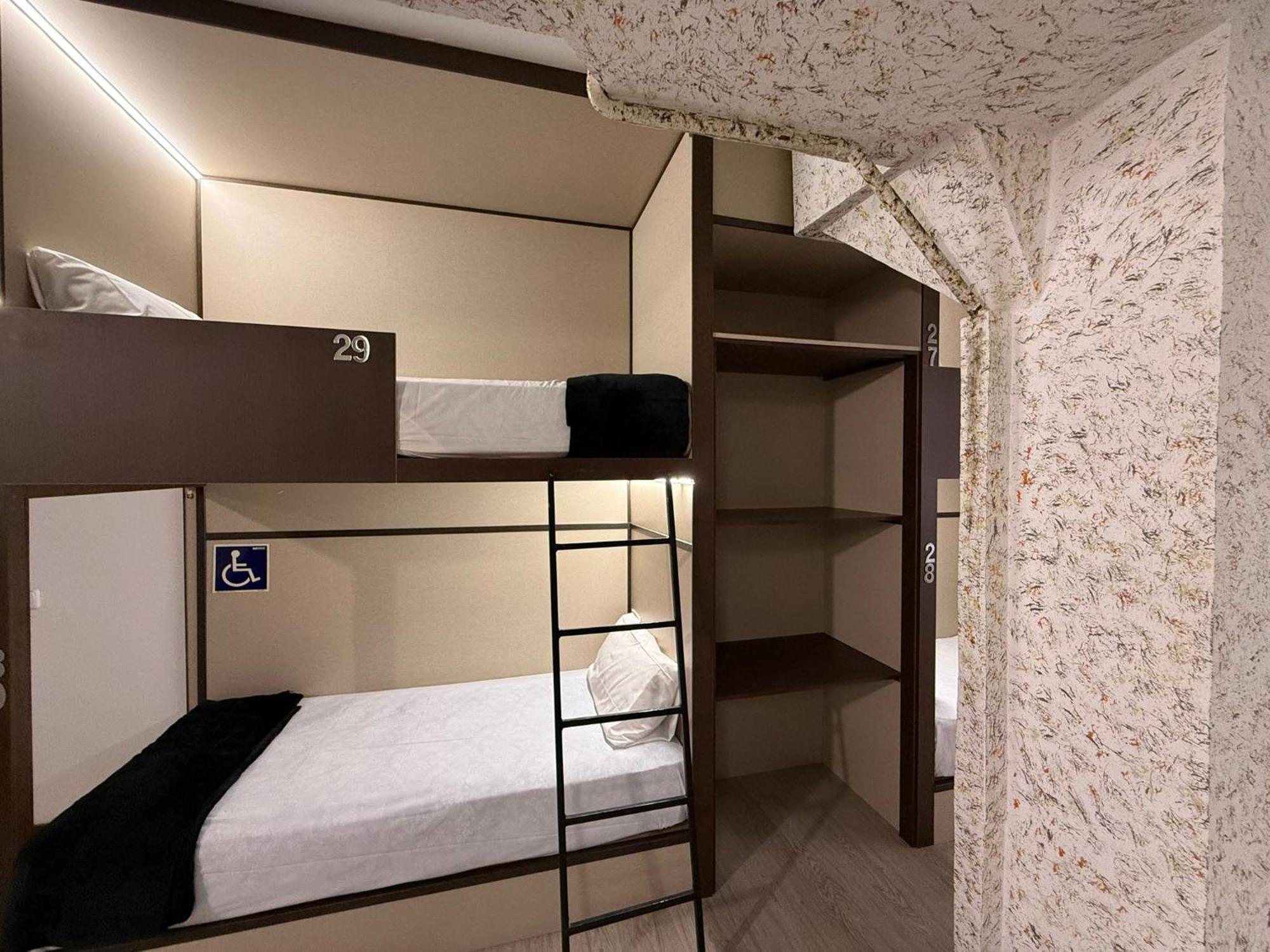 Hostel Tkh-Rooms Mate Madryt Zewnętrze zdjęcie