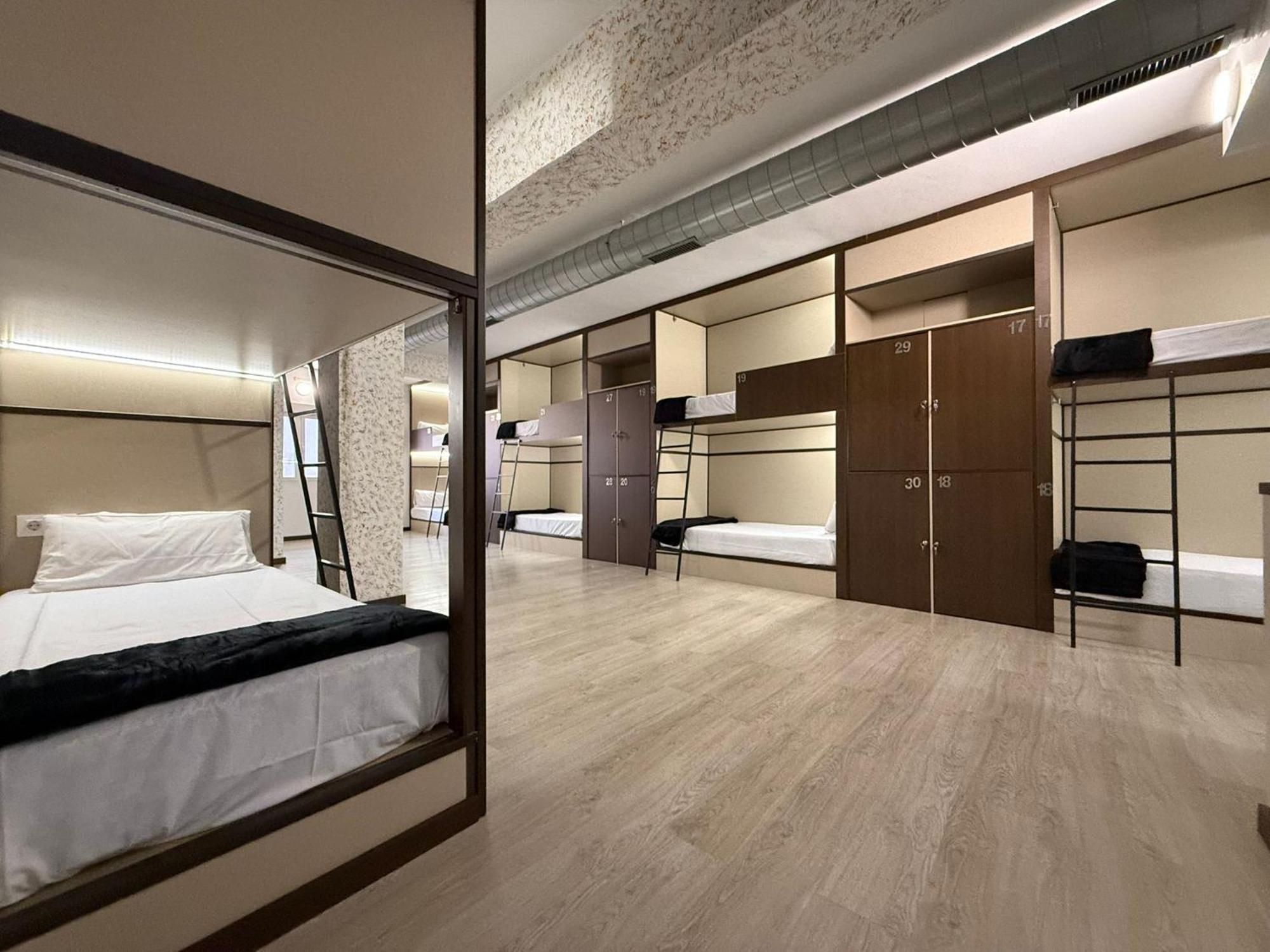 Hostel Tkh-Rooms Mate Madryt Zewnętrze zdjęcie
