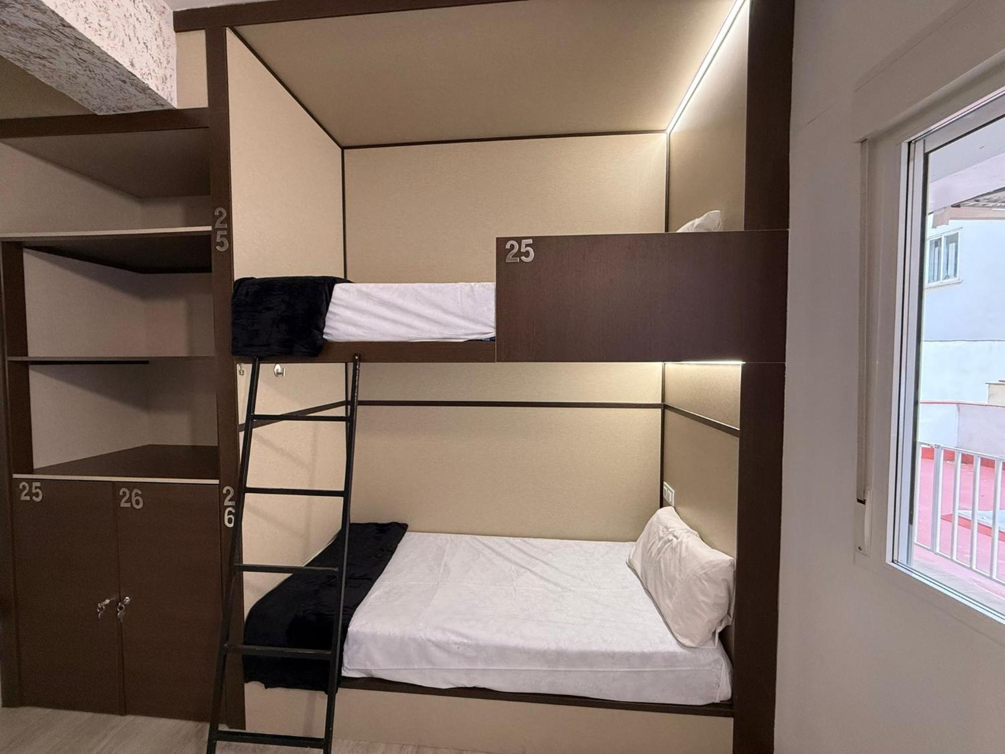 Hostel Tkh-Rooms Mate Madryt Zewnętrze zdjęcie